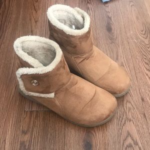 Vionic slipper boots
